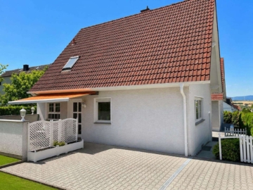 Gemütliches 3-Zimmer-Einfamilienhaus in ruhiger Wohnlage-ideal für Singles,Paare & kleine Familie, 61184 Karben, Doppelhaushälfte