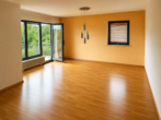 Wohnzimmer - 3-Zimmerwohnung mit unverbaubarem Grünblick und Tiefgarage in Bad Soden