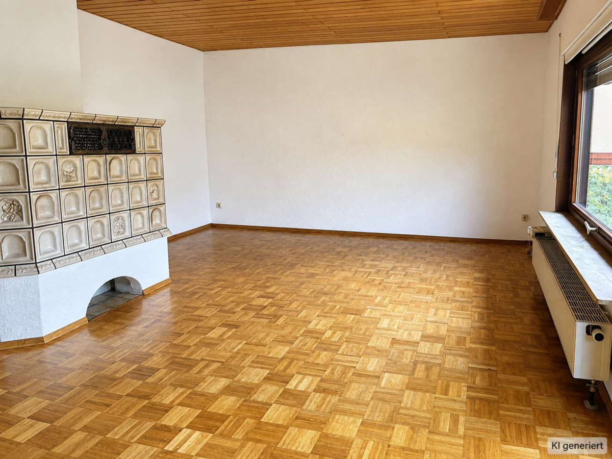 Helles Wohnzimmer mit Kachelof